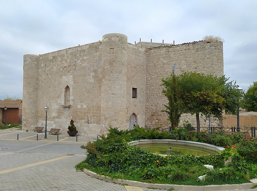 Casa-fuerte-de-los-Rojas