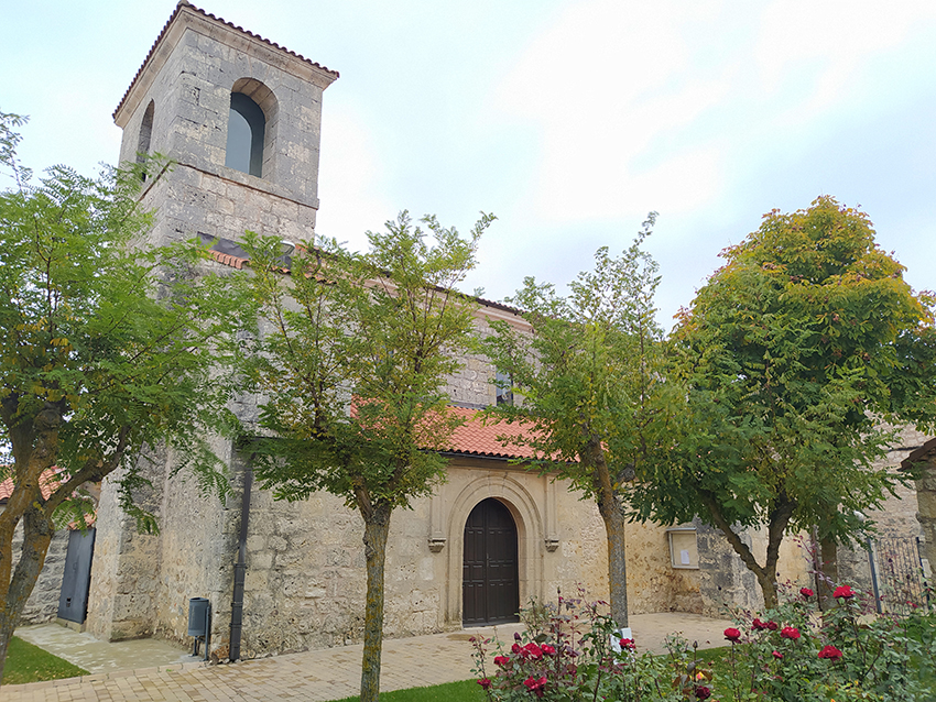 Detalle-del-templo-con-la-torre-cuadrada