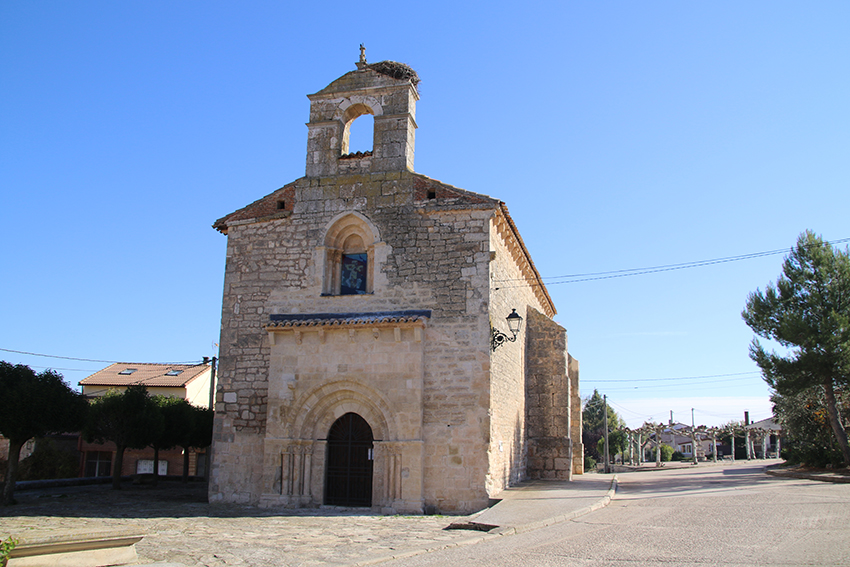 Imagen-de-la-fachada-de-acceso-a-la-iglesia