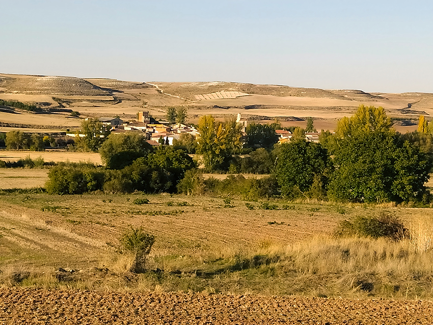 Vista-del-pueblo-y-de-las-riberas-del-rio